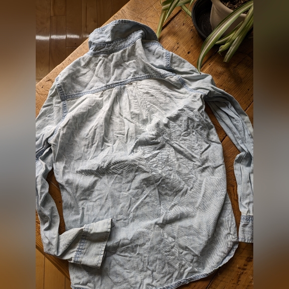 Lightweight, cotton, button up. Size small. Joe fresh. - Picture 2 of 6